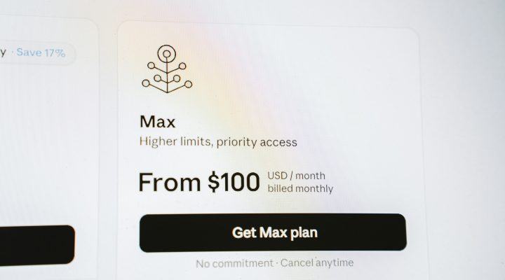 Картка тарифу Max із ціною від $100 на місяць на сторінці тарифів Claude