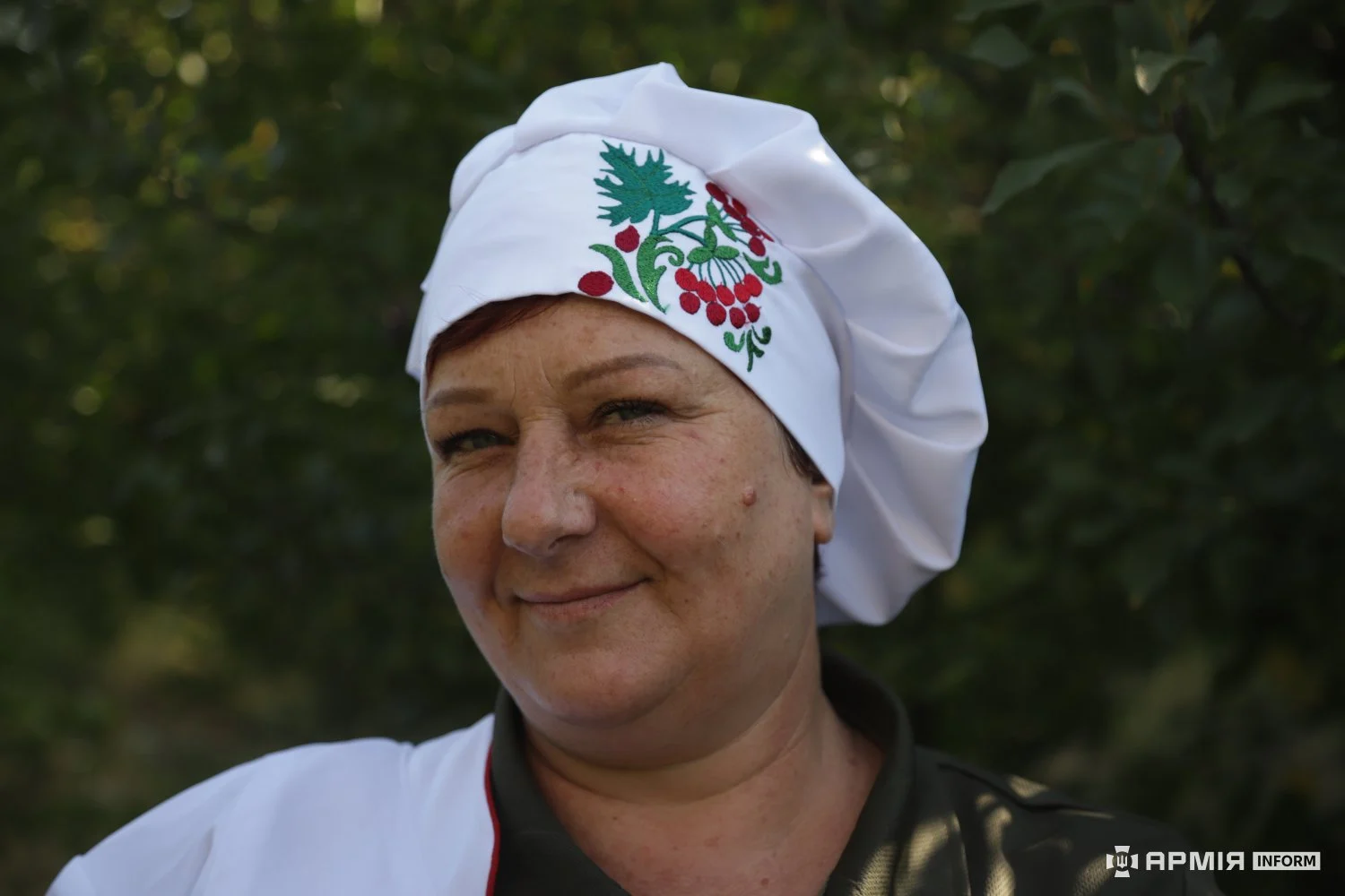 «Війна війною, а обід за розкладом»: робочий день кухаря 40-ї артбригади Марії починається о пів на п’яту