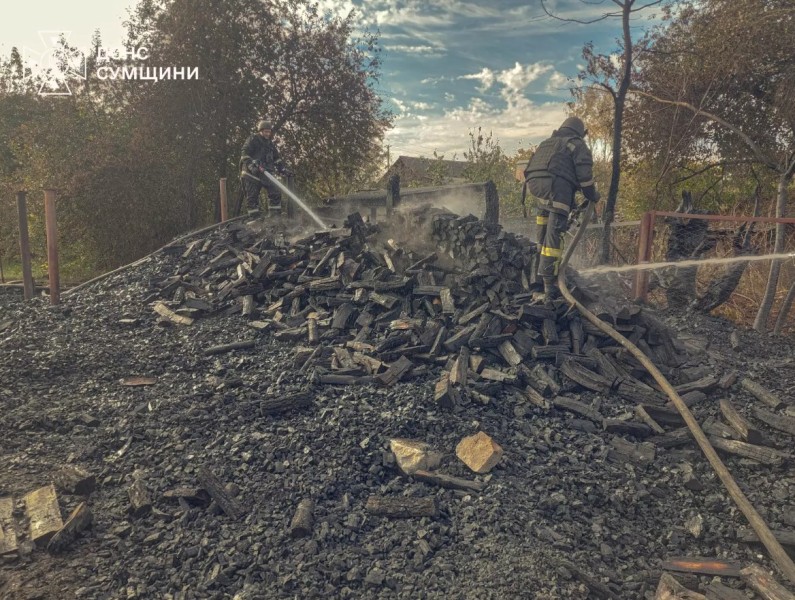 На Сумщині ДСНС ліквідувала пожежі попри загрозу повторних атак