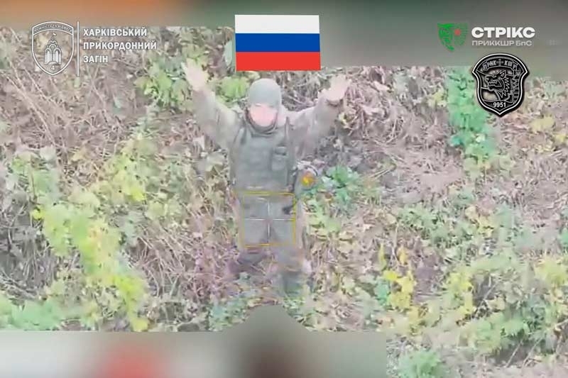 Харківські прикордонники дроном взяли в полон російського військового